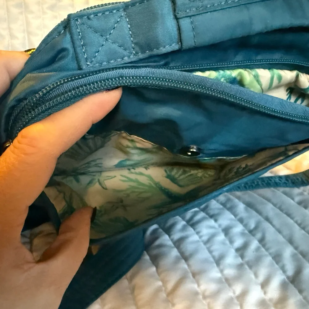 Lug Teal Quilted Navigator Crossbody Bag - Picture 3 of 10